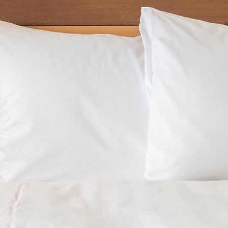 Holiday Inn Express - Kingston West By Ihg Bagian luar foto