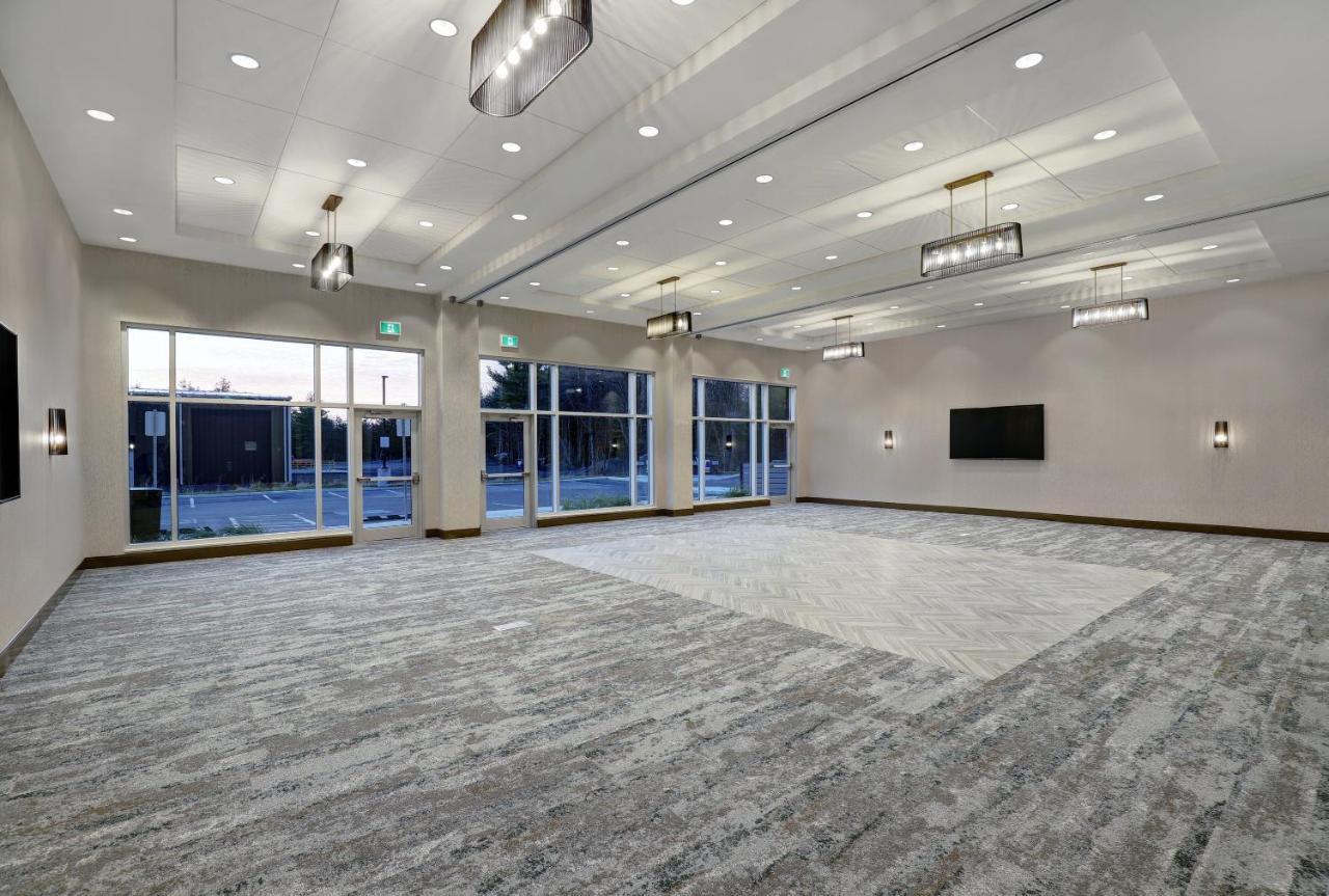 Holiday Inn Express - Kingston West By Ihg Bagian luar foto