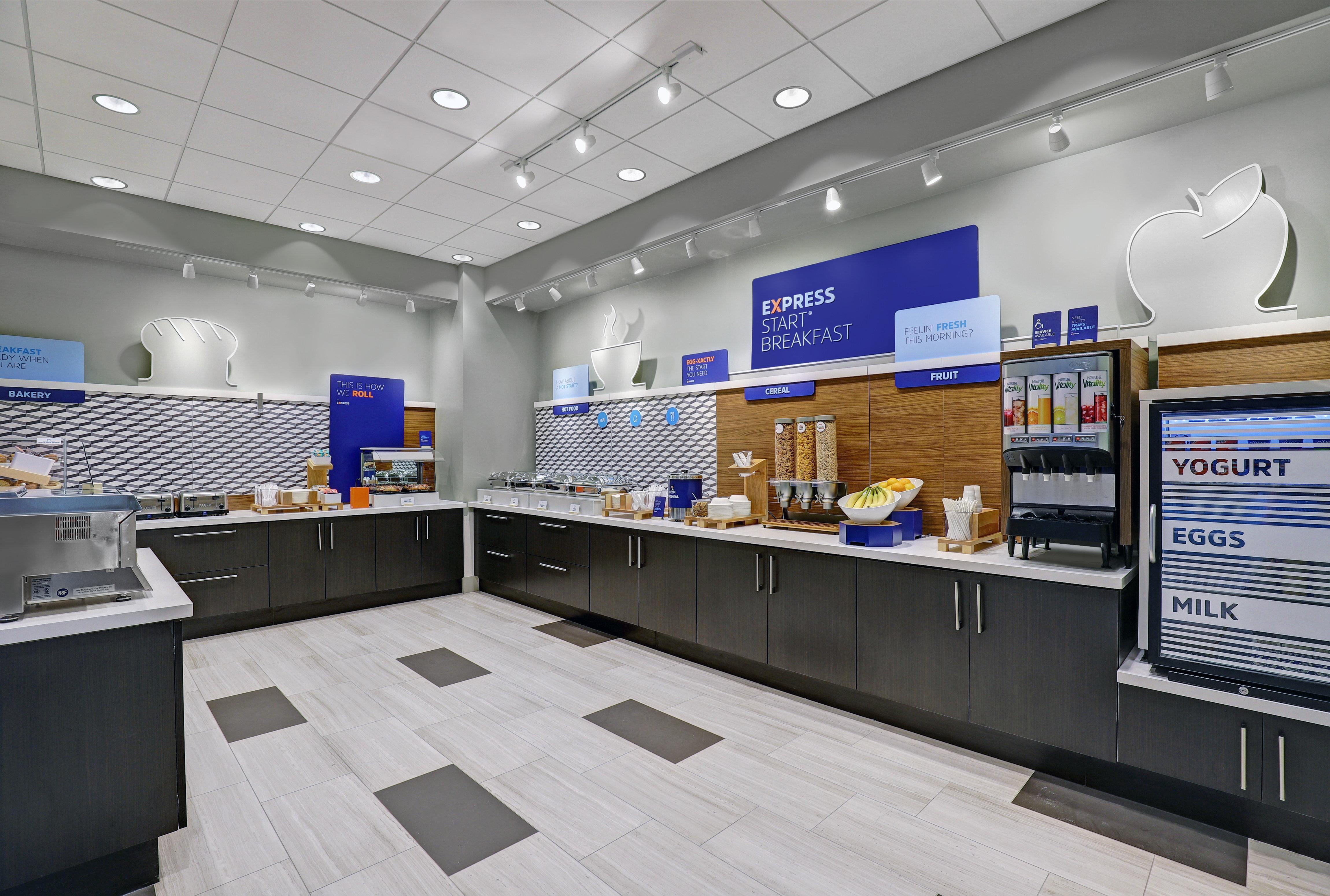 Holiday Inn Express - Kingston West By Ihg Bagian luar foto