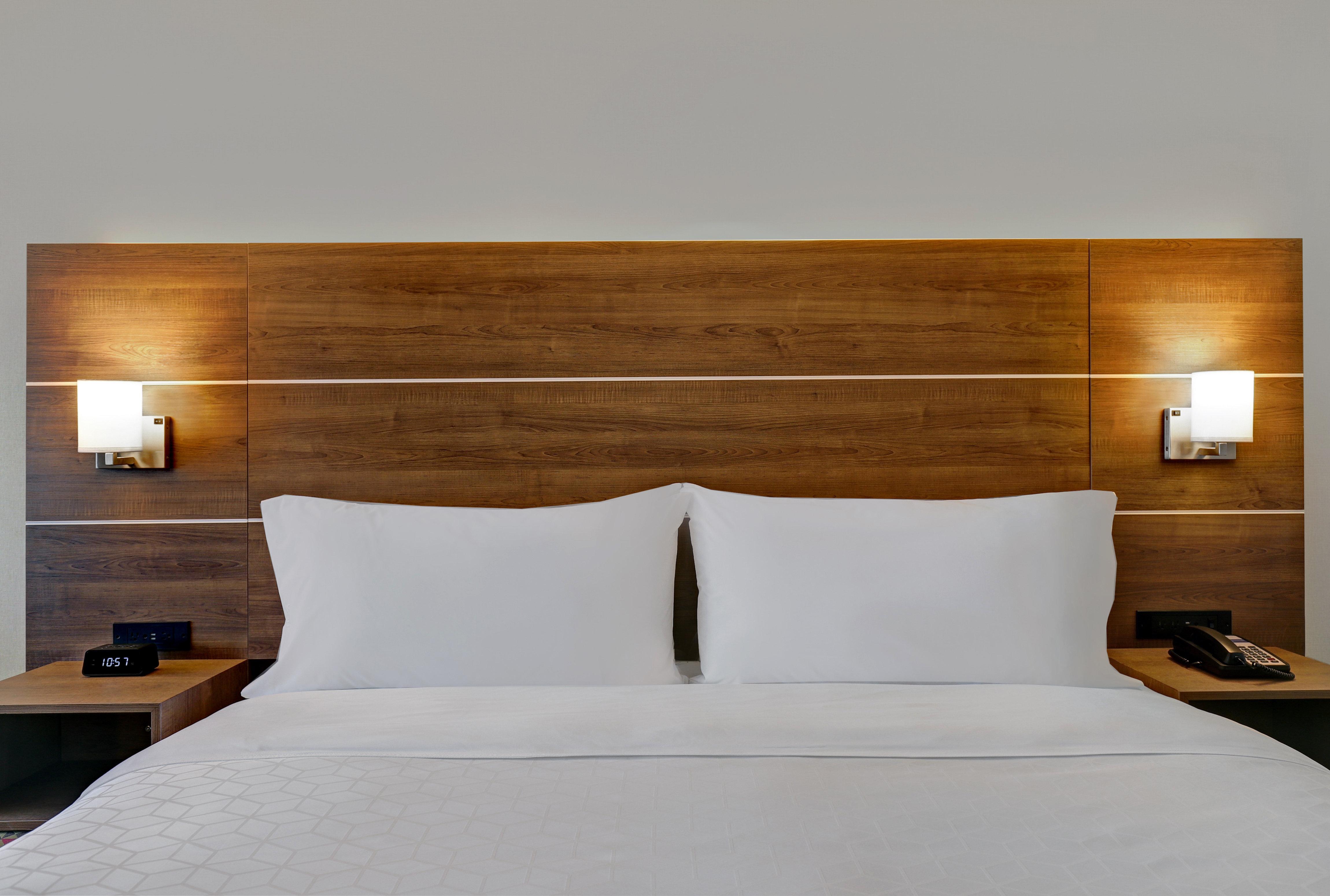 Holiday Inn Express - Kingston West By Ihg Bagian luar foto