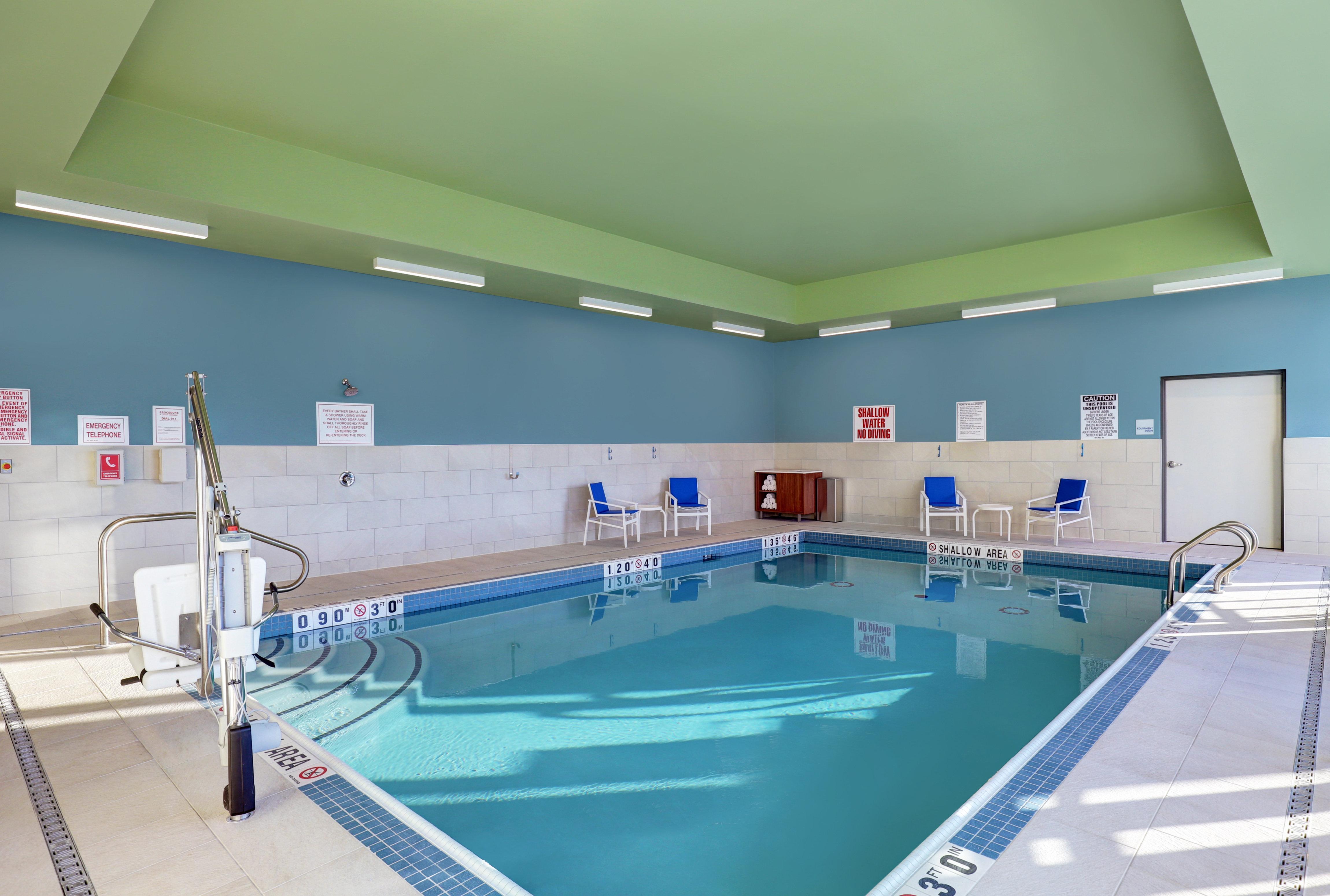 Holiday Inn Express - Kingston West By Ihg Bagian luar foto