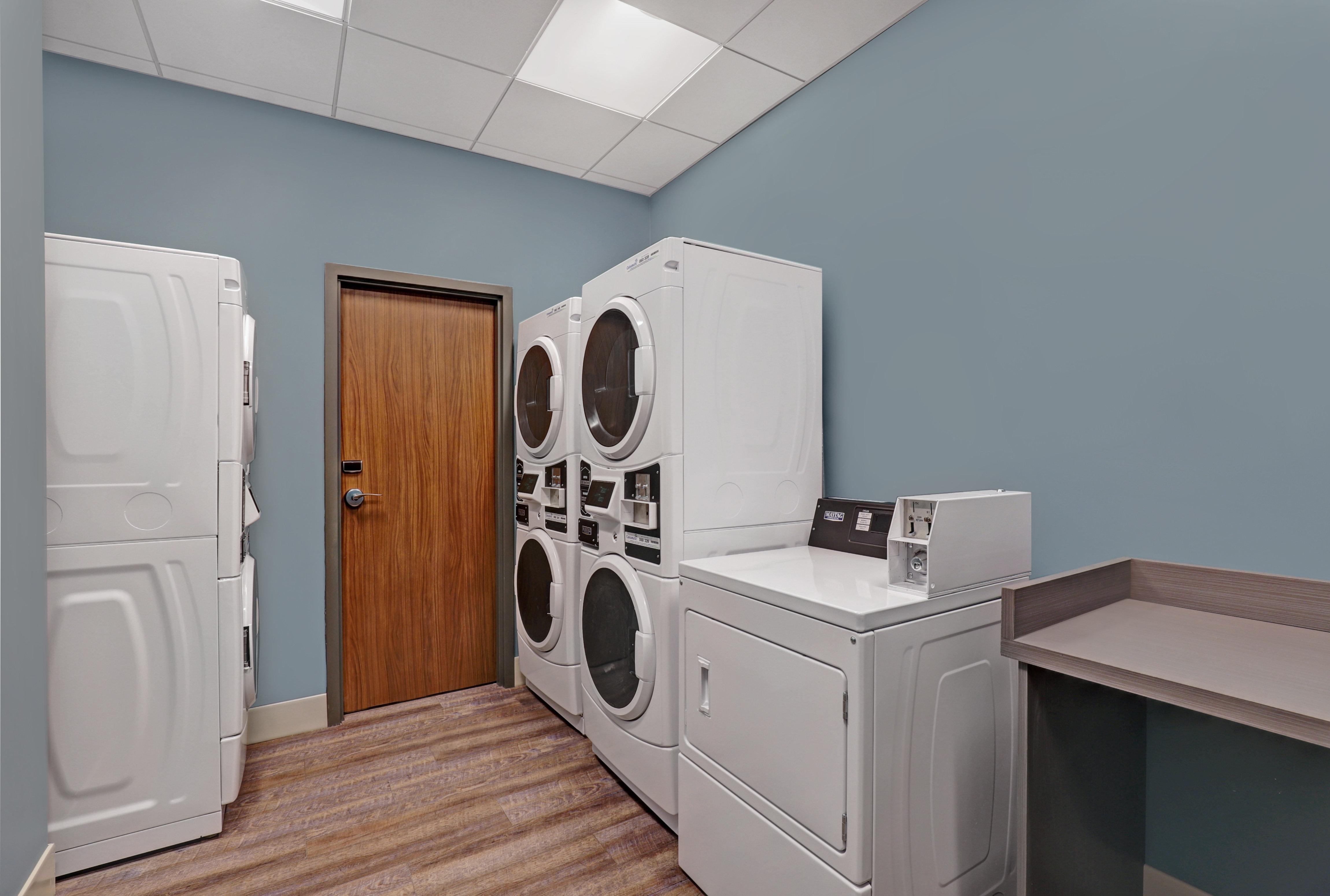 Holiday Inn Express - Kingston West By Ihg Bagian luar foto