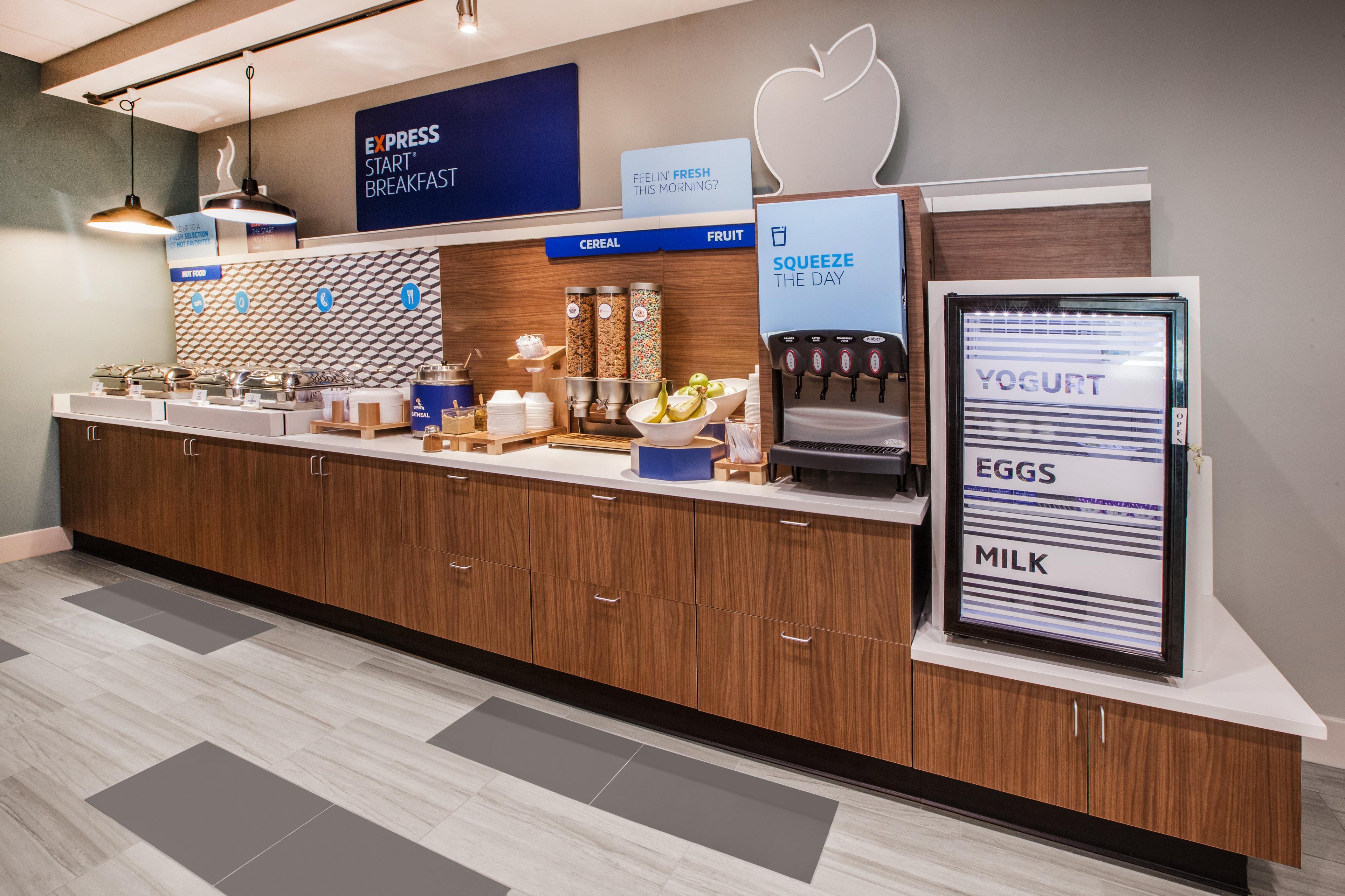 Holiday Inn Express - Kingston West By Ihg Bagian luar foto