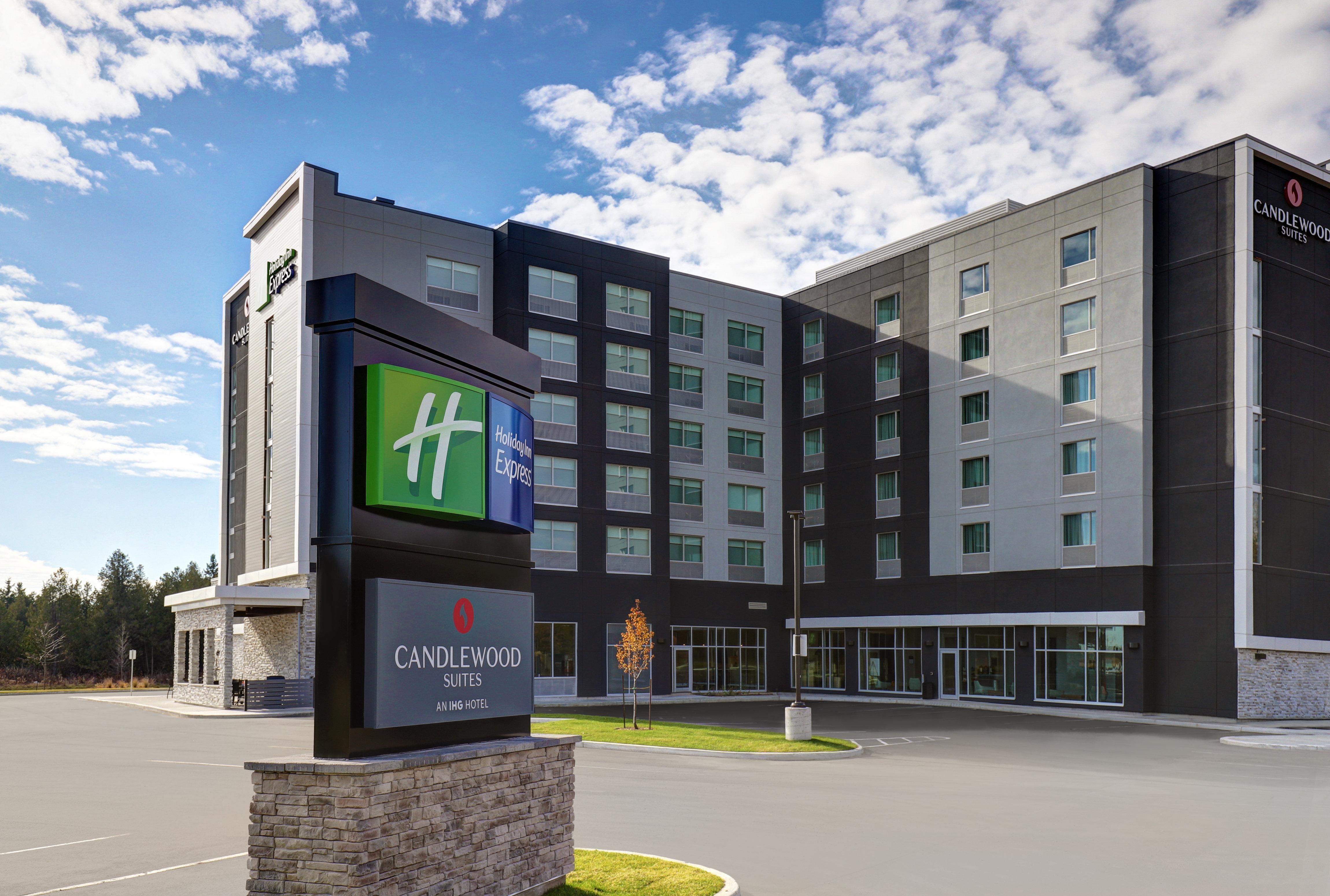 Holiday Inn Express - Kingston West By Ihg Bagian luar foto